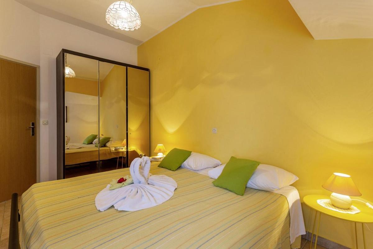 Milka In Medulin * Istrien Hotel Exterior photo