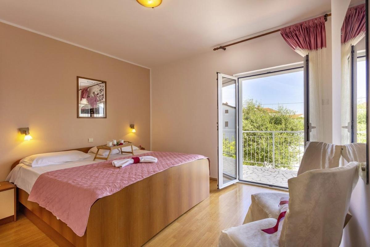 Milka In Medulin * Istrien Hotel Exterior photo